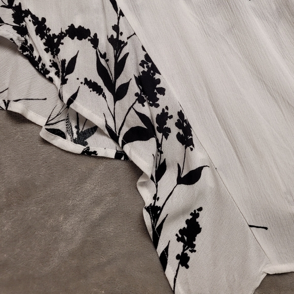 NWT Le Chateau Dress - Picture 5 of 8